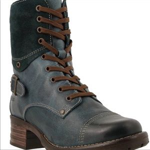 Taos Footwear Crave boots in Teal